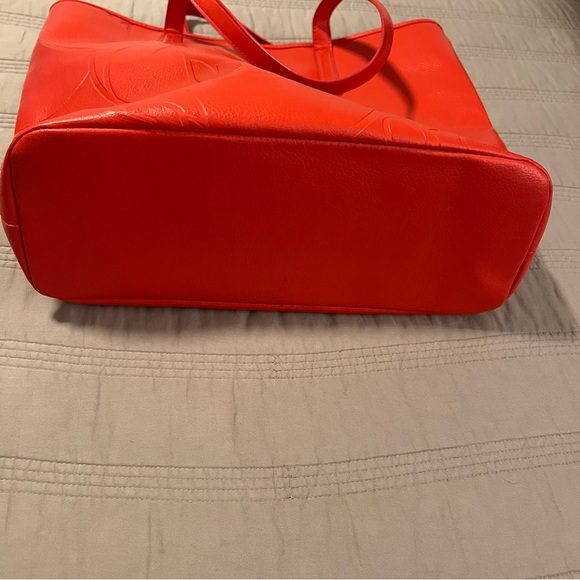 Loungefly Disney Red Minnie Mouse Tote Bag - Picture 5 of 5